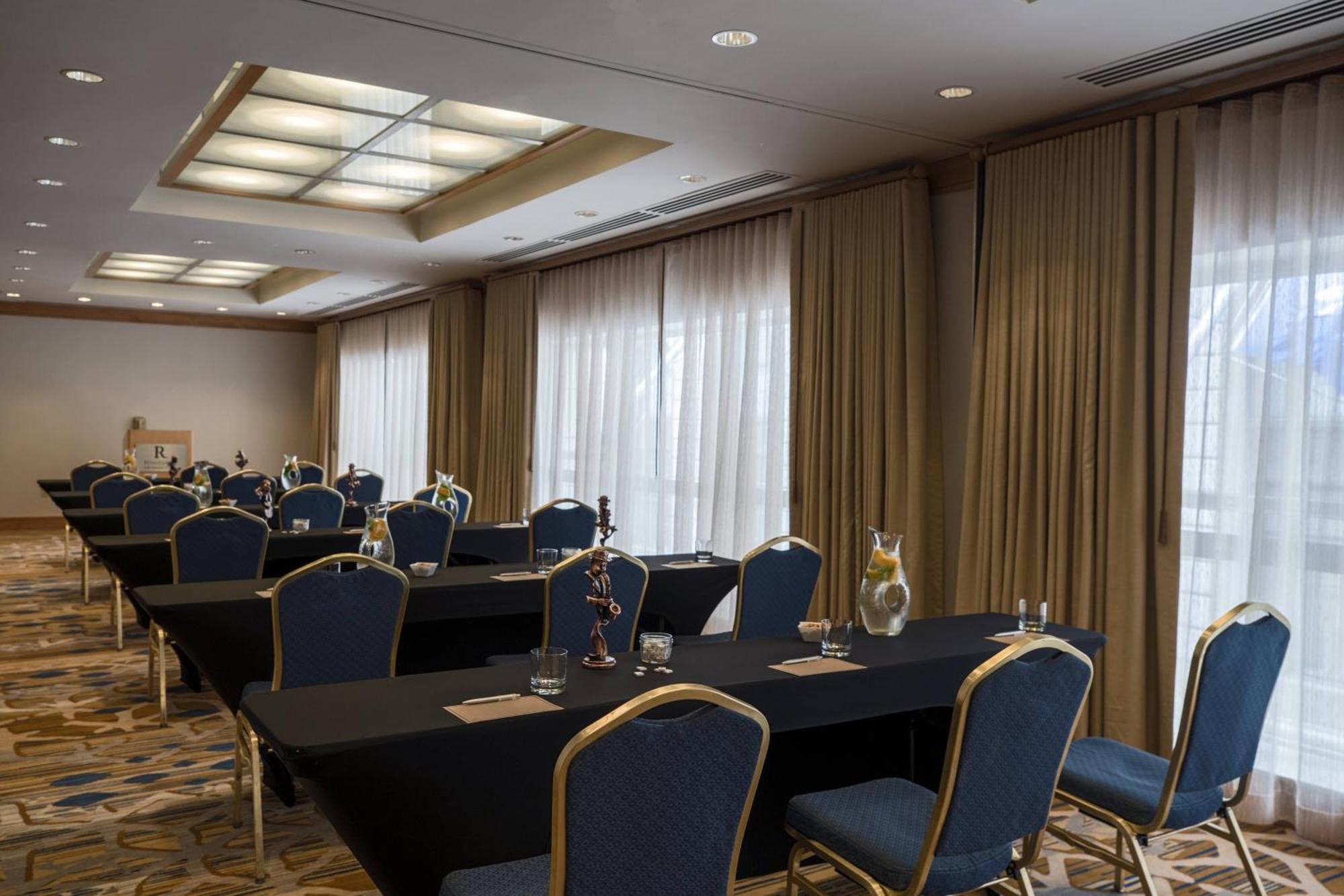 Renaissance New Orleans Pere Marquette French Quarter Area Hotel Ngoại thất bức ảnh